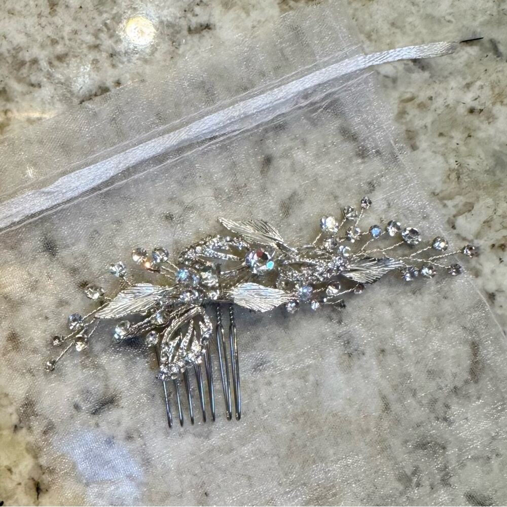 Elegant Silver Hair Comb with Crystal Accents